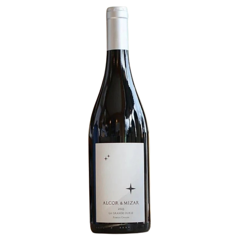 Bouteille de vin rouge biodynamique du Rhône du Domaine La Grande Ourse : Alcor et Mizar. Un vin nature à se procurer en importation privée au Québec. Parfait pour vos accords mets-vins grâce à la sélection de Le vin dans les voiles.