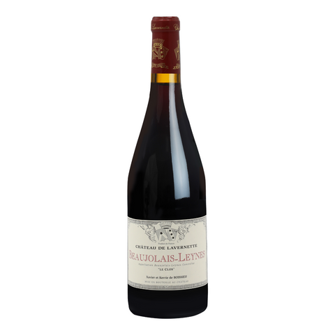 Bouteille de vin rouge en biodynamie du Beaujolais par le Château de Lavernette : Beaujolais-Leynes Le Clos. Un vin nature disponible au Québec avec Le vin dans les voiles, agence d'importation privée spcialisée dans les vins d'auteur.