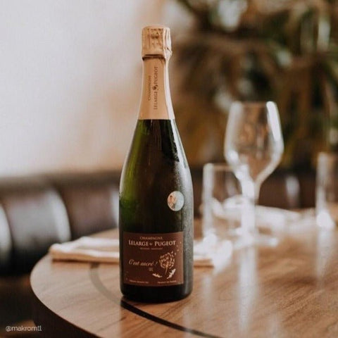 Bouteille de champagne 1er cru en biodynamie par la famille Lelarge-Pugeot à Vrigny : Champagne C'est Sucré 1er Cru. Un vin nature à partager, en importation privée au Québec. Parfait pour vos accords mets-vins grâce à la sélection de Le vin dans les voiles.