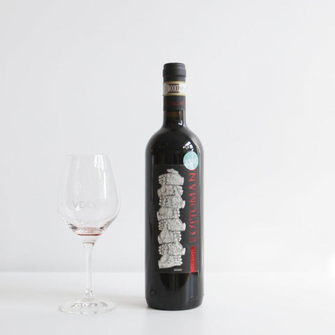 Bouteille de vin rouge biologique de la Toscane par Ottomani : Chianti Superiore. Un vin nature à partager, en importation privée au Québec. Parfait pour vos accords mets-vins grâce à la sélection de Le vin dans les voiles.