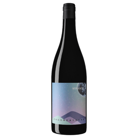 Bouteille de vin orange en biodynamie et en format magnum du Burgenland en Autriche par Rennersistas : Magnum Intergalactic. Un vin nature à se procurer en importation privée au Québec. Parfait pour vos accords mets-vins grâce à la sélection de Le vin dans les voiles.