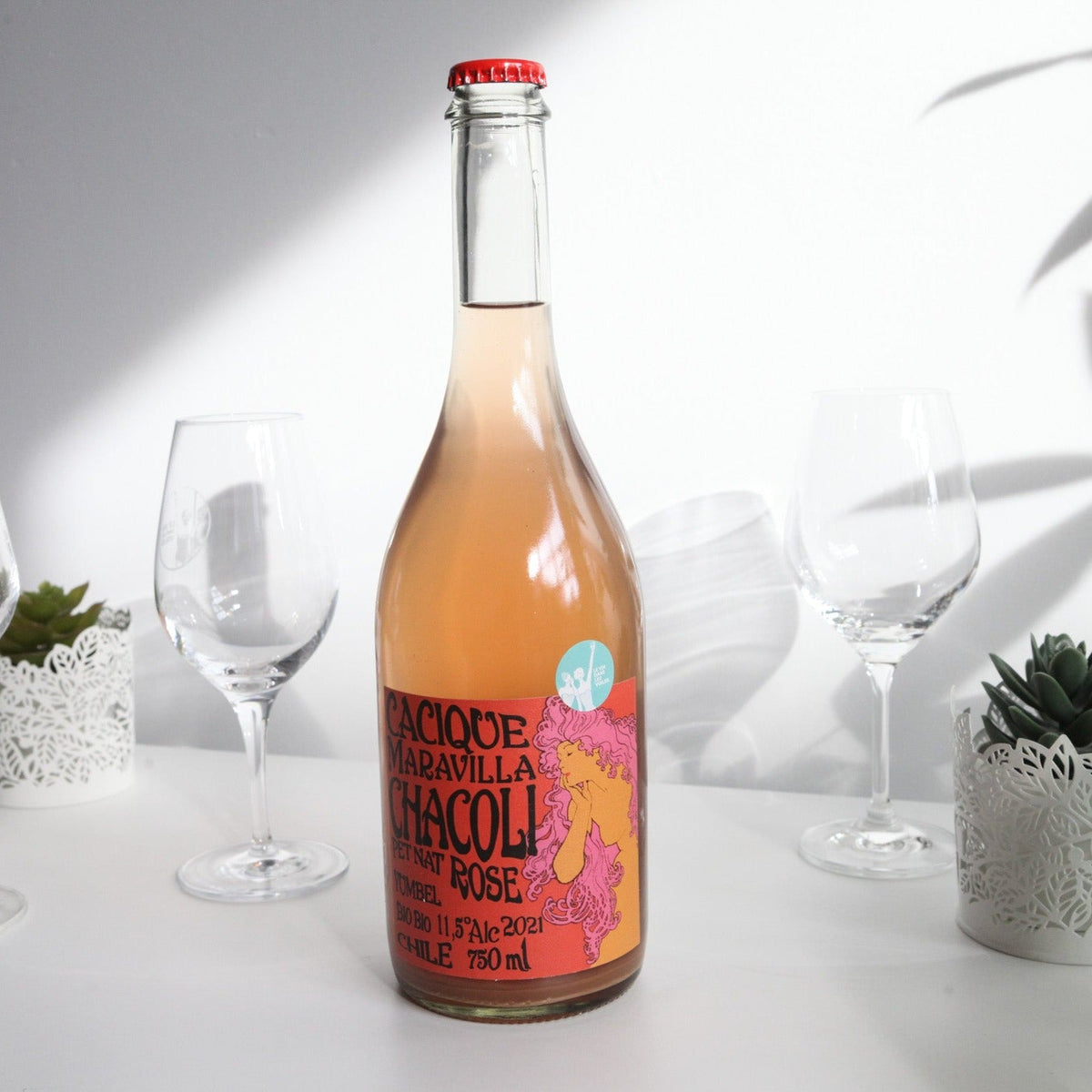 Bouteille de vin nature, pétillant naturel rosé du Chili du domaine Cacique Maravilla: Chacoli rosado.