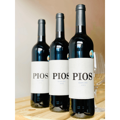 Bouteilles de vin rouge biologique du domaine Vale de Pios au Portugal: Pios, douro.