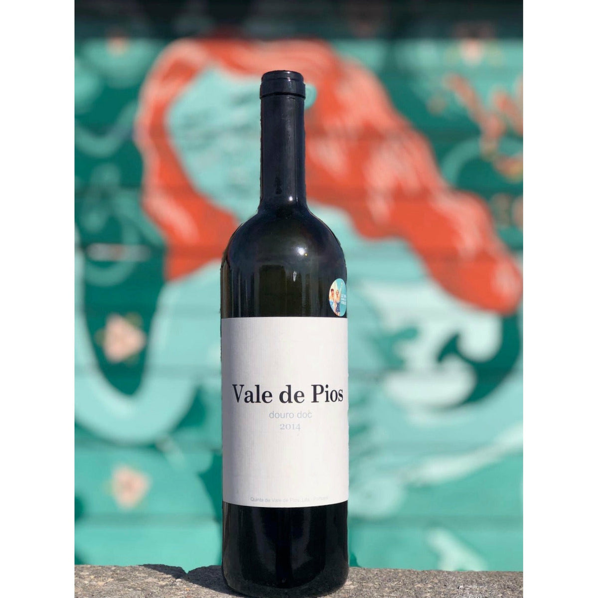 Bouteille de vin rouge biologique du domaine Vale de Pios au Portugal: Vale de Pios, doc douro. (Image: 1 sur 2).