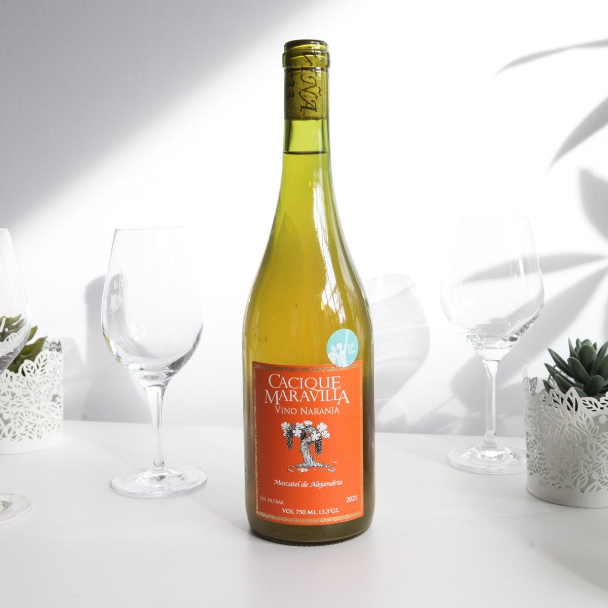 Bouteille de vin nature, pétillant naturel orange du Chili du domaine Cacique Maravilla: Vino naranja.